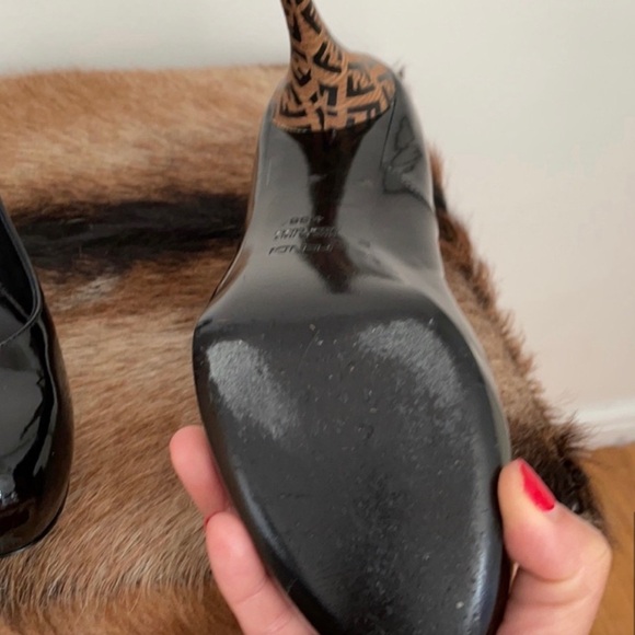 Fendi Heel  size 8.5 🎉🎉🎉 Just marked down WEEKEND SALE - Picture 3 of 4